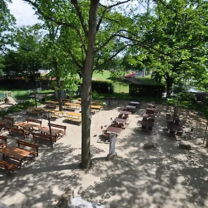 Volkspark Hotel